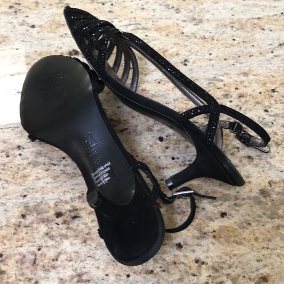 Black strap evening shoes worn once - Picture 4 of 4